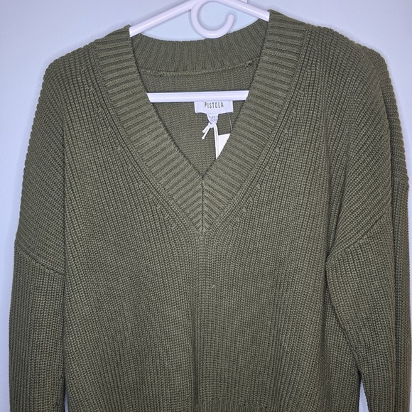 Pistola Evereve Olive Green Slouchy V-Neck Ribbed Cableknit Sweater Size Xs - Picture 5 of 11
